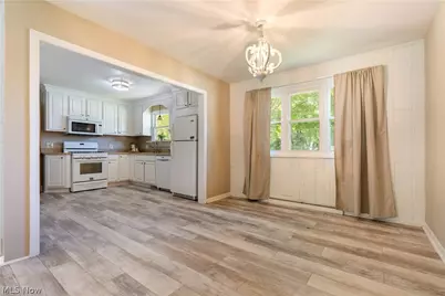 6787 Glenmere Avenue NE, Canton, OH 44721 - Photo 13