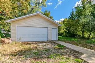 1175 E 332nd St, Eastlake, OH 44095 - Photo 3