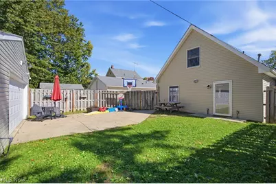 216 Longford Avenue, Elyria, OH 44035 - Photo 33