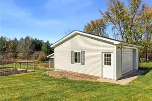 7850 Bainbridge Rd, Chagrin Falls, OH 44023 - Photo 45
