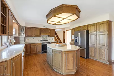 7850 Bainbridge Road, Chagrin Falls, OH 44023 - Photo 13