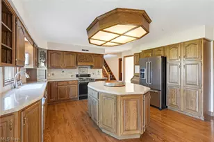 7850 Bainbridge Rd, Chagrin Falls, OH 44023 - Photo 13