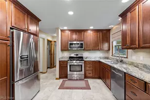 4618 S Arlington Rd, Green, OH 44685 - Photo 5