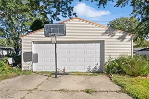 1973 Sedro St, Cuyahoga Falls, OH 44221 - Photo 27
