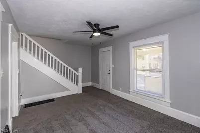 2221 10th Street SW, Akron, OH 44314 - Photo 7