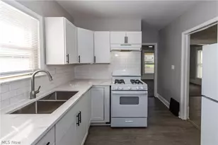 2221 10th St SW, Akron, OH 44314 - Photo 17