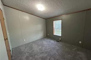 500 S Pleasant Grove Cir, Zanesville, OH 43701 - Photo 7