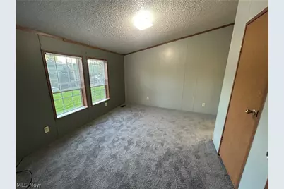500 S Pleasant Grove Circle, Zanesville, OH 43701 - Photo 5