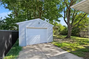 483 17th St NW, Barberton, OH 44203 - Photo 25