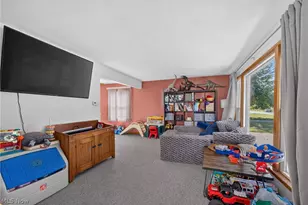 415 E 305th St, Willowick, OH 44095 - Photo 3