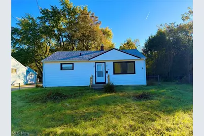 693 Liberty Road, Youngstown, OH 44505 - Photo 1