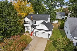 969 Ridgecrest Dr, Cuyahoga Falls, OH 44221 - Photo 1