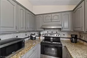 3544 Ada Vista Dr, Uniontown, OH 44685 - Photo 13