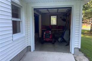 105 Hale St, Mogadore, OH 44260 - Photo 33