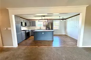 1142 Courtland Rd, Weirton, WV 26062 - Photo 9