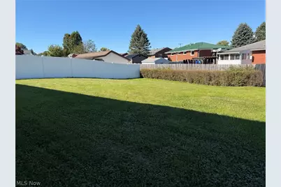 1142 Courtland Road, Weirton, WV 26062 - Photo 5