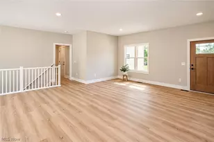 4327 Skycrest Dr NW, Canton, OH 44718 - Photo 5