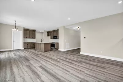 3663 Great Windsor Lane, Green, OH 44685 - Photo 3