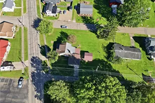 1103 W State St, Newcomerstown, OH 43832 - Photo 7