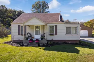 959 Neimans Ave SE, East Canton, OH 44730 - Photo 3