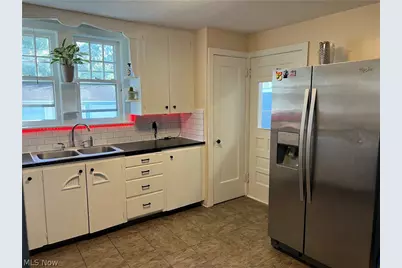 2018 W 10th Street, Ashtabula, OH 44004 - Photo 11