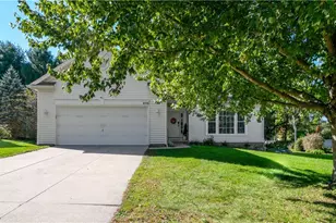 5715 Ashton Woods Cir, Ravenna, OH 44266 - Photo 3