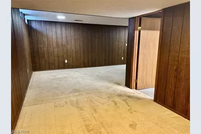 5484 Wildwood Court #B, Willoughby, OH 44094 - Photo 11