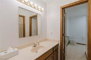 15705 Lowe Rd NE, Alliance, OH 44601 - Photo 17