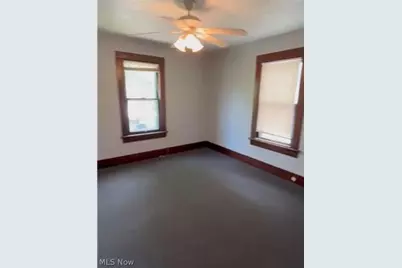 509 Rentschler Street, Akron, OH 44304 - Photo 9