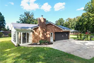 130 E Wellock Dr, Akron, OH 44319 - Photo 5