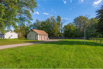 6077 Lake Avenue, Elyria, OH 44035 - Photo 39