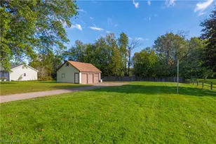6077 Lake Ave, Elyria, OH 44035 - Photo 39
