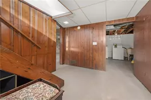 6077 Lake Ave, Elyria, OH 44035 - Photo 29