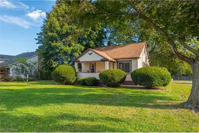 6077 Lake Avenue, Elyria, OH 44035 - Photo 1