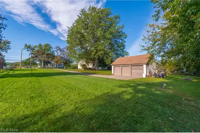 6077 Lake Avenue, Elyria, OH 44035 - Photo 43