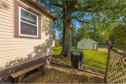 6077 Lake Avenue, Elyria, OH 44035 - Photo 41