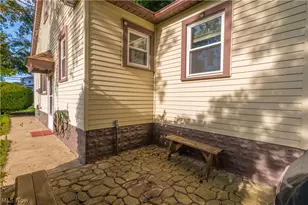 6077 Lake Ave, Elyria, OH 44035 - Photo 5