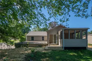 12800 Redwood Ave NW, Uniontown, OH 44685 - Photo 31