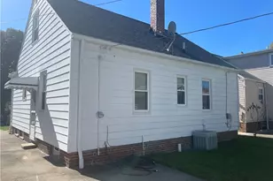 403 E 323rd St, Willowick, OH 44095 - Photo 3