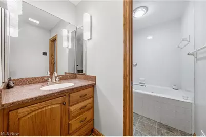 559 Houghton Road, Sagamore Hills, OH 44067 - Photo 19