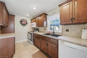 123 Marvella Dr NE, Canton, OH 44714 - Photo 11