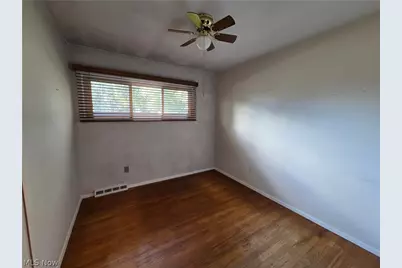 1565 E 332nd Street, Eastlake, OH 44095 - Photo 5
