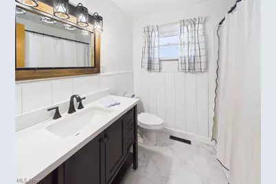 816 Campbell Drive, Belpre, OH 45714 - Photo 9