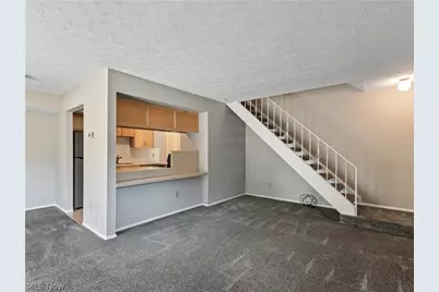 4927 Friar Road #Unit D, Stow, OH 44224 - Photo 5