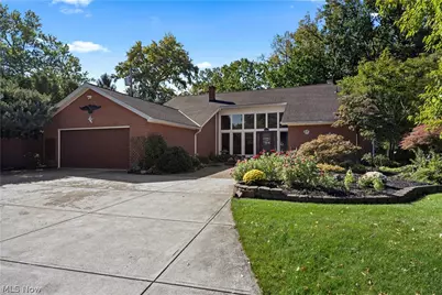 916 Elywood Drive, Elyria, OH 44035 - Photo 3