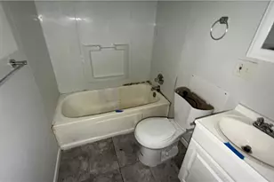 122 Fairlawn Ave, Elyria, OH 44035 - Photo 5
