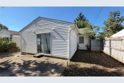 122 Fairlawn Avenue, Elyria, OH 44035 - Photo 13