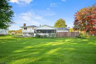 5668 Old Orchard Dr, Geneva, OH 44041 - Photo 3