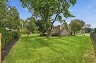 5224 Oakbriar Cir NE, Canton, OH 44705 - Photo 9