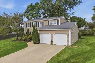 5224 Oakbriar Cir NE, Canton, OH 44705 - Photo 3